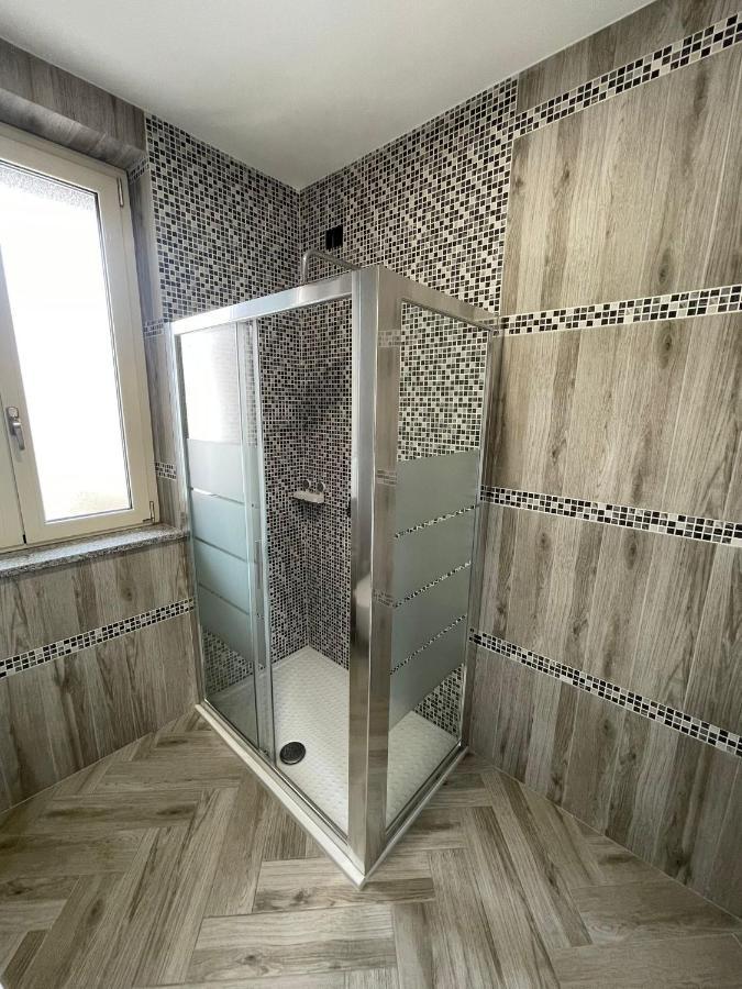 Holiday Rooms Rho Luaran gambar